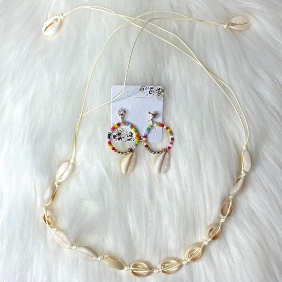 Puka Shell Choker Necklace and Earrings - Picture 1 of 4
